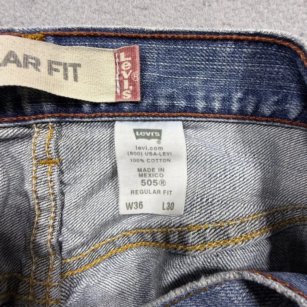 Y2K Levis Regular Fit Straight Leg Medium Wash Denim Blue Jeans Mens W36 L30